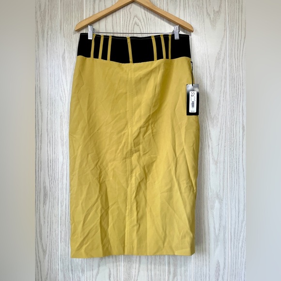 Gabrielle Union, New York and Company Yellow Gold & Black Skirt Size 16 NWT - Picture 1 of 4
